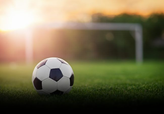 Pallone da calcio su campo